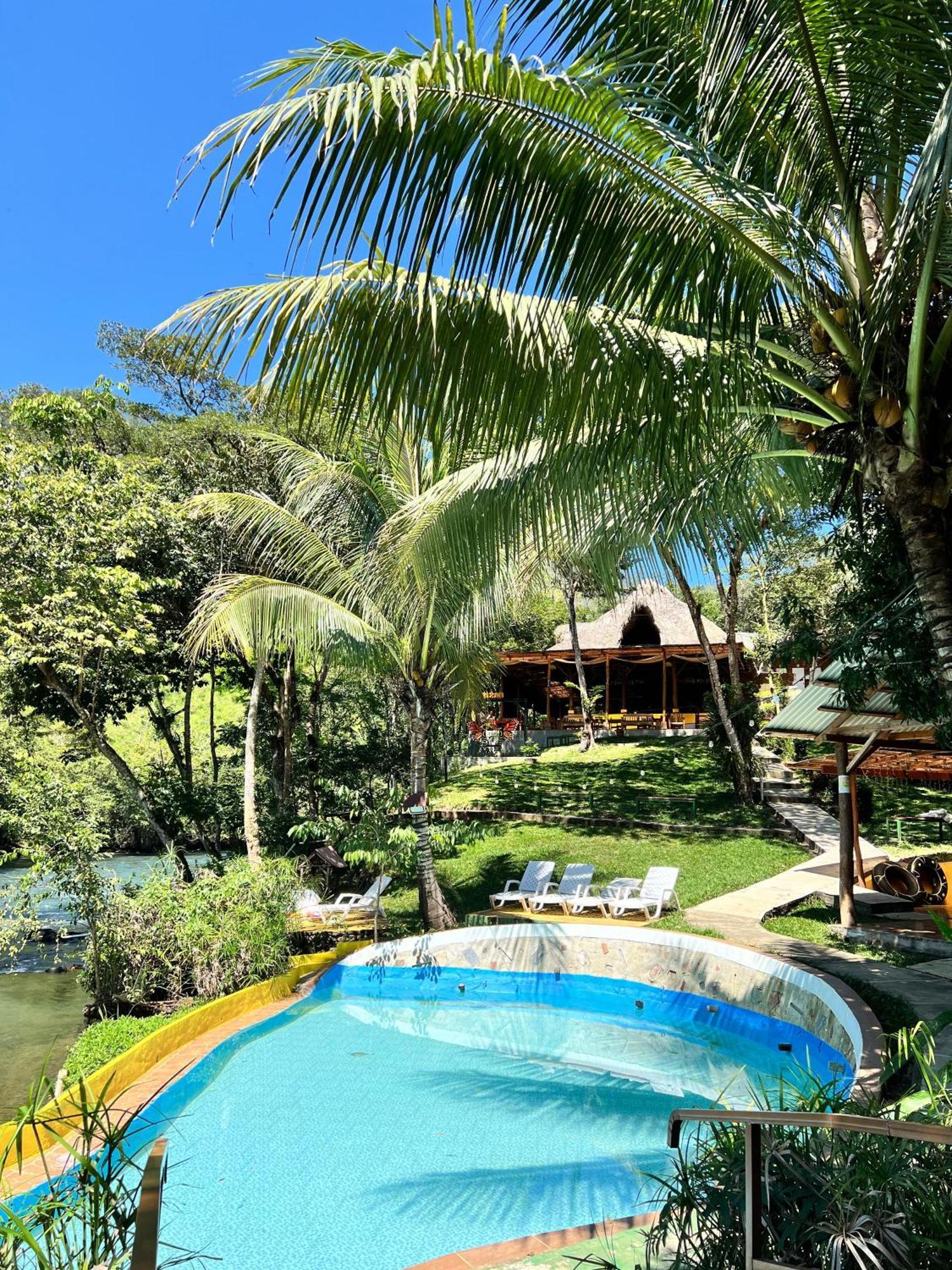 Oasis The Traveler Hostel *