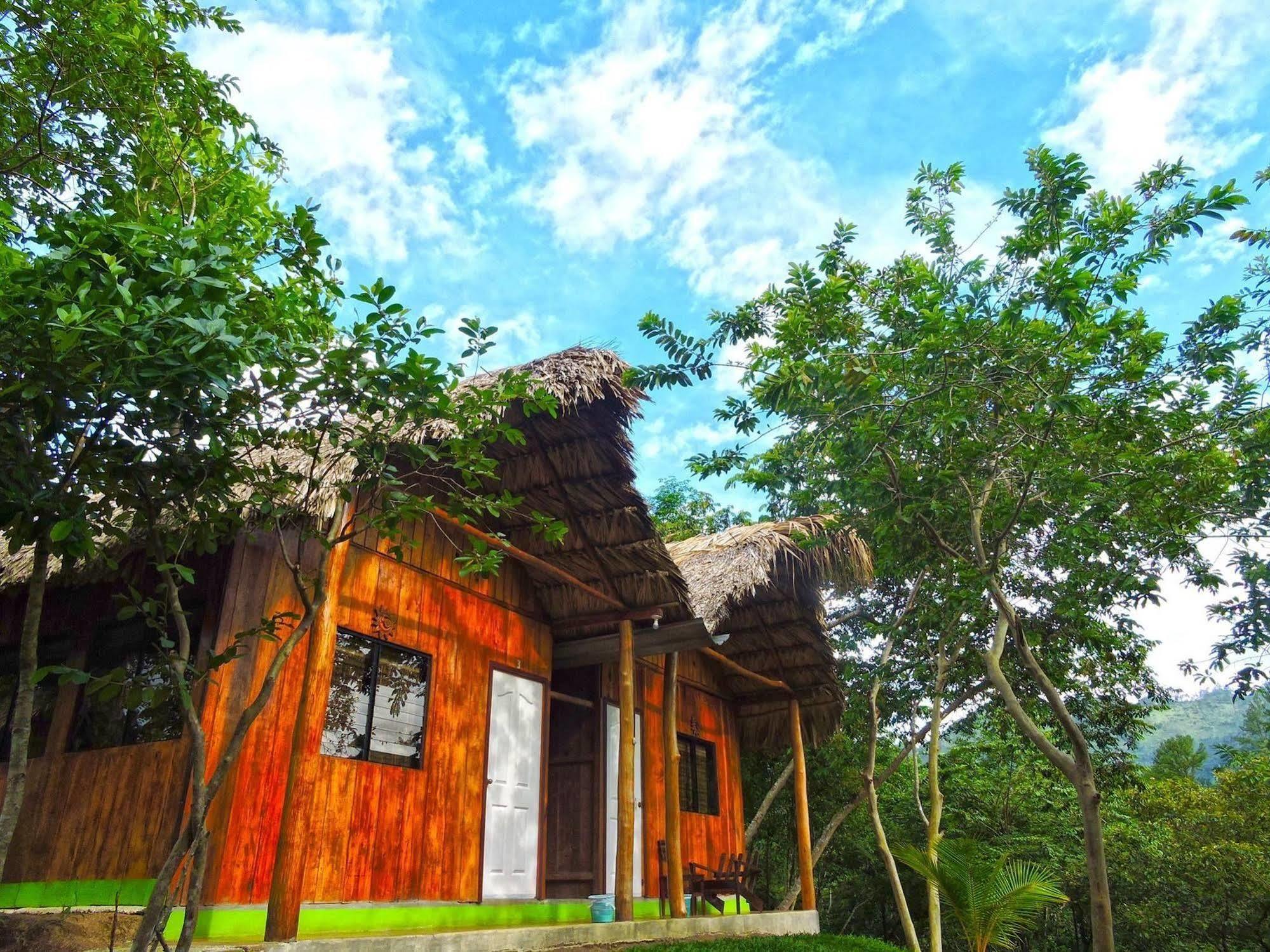 Oasis The Traveler Hostel *